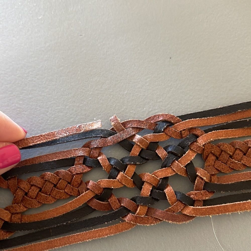 Fossil- Multi Color Braided Women’s Leather Belt, Size M - Picture 4 of 6
